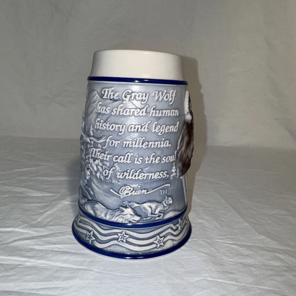 The Gray Wolf Stein American Animal Series Tom O'Brien 2000 3D Stars Ceramarte